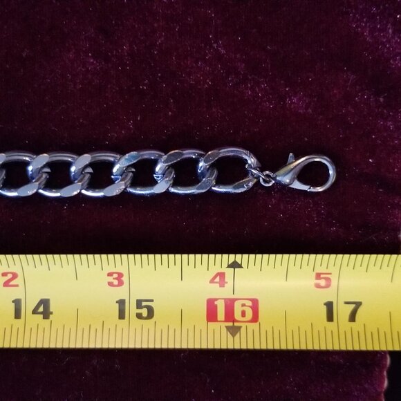 NWOT large grey crystal necklace - Picture 11 of 11